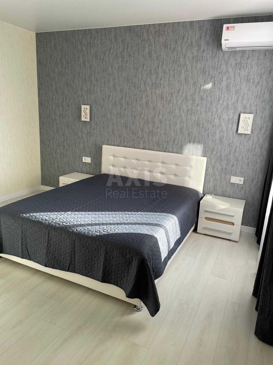 1k apartment nab. Dniprovs'ka 20Б3