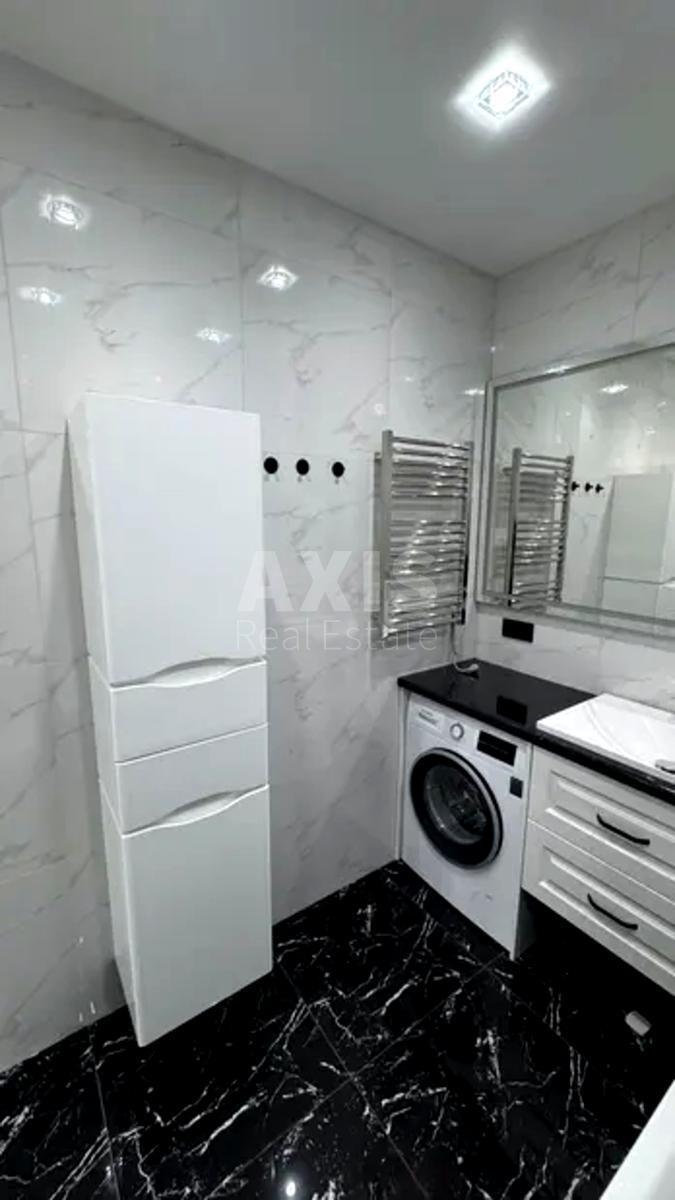 2k apartment nab. Dniprovs'ka 18639878