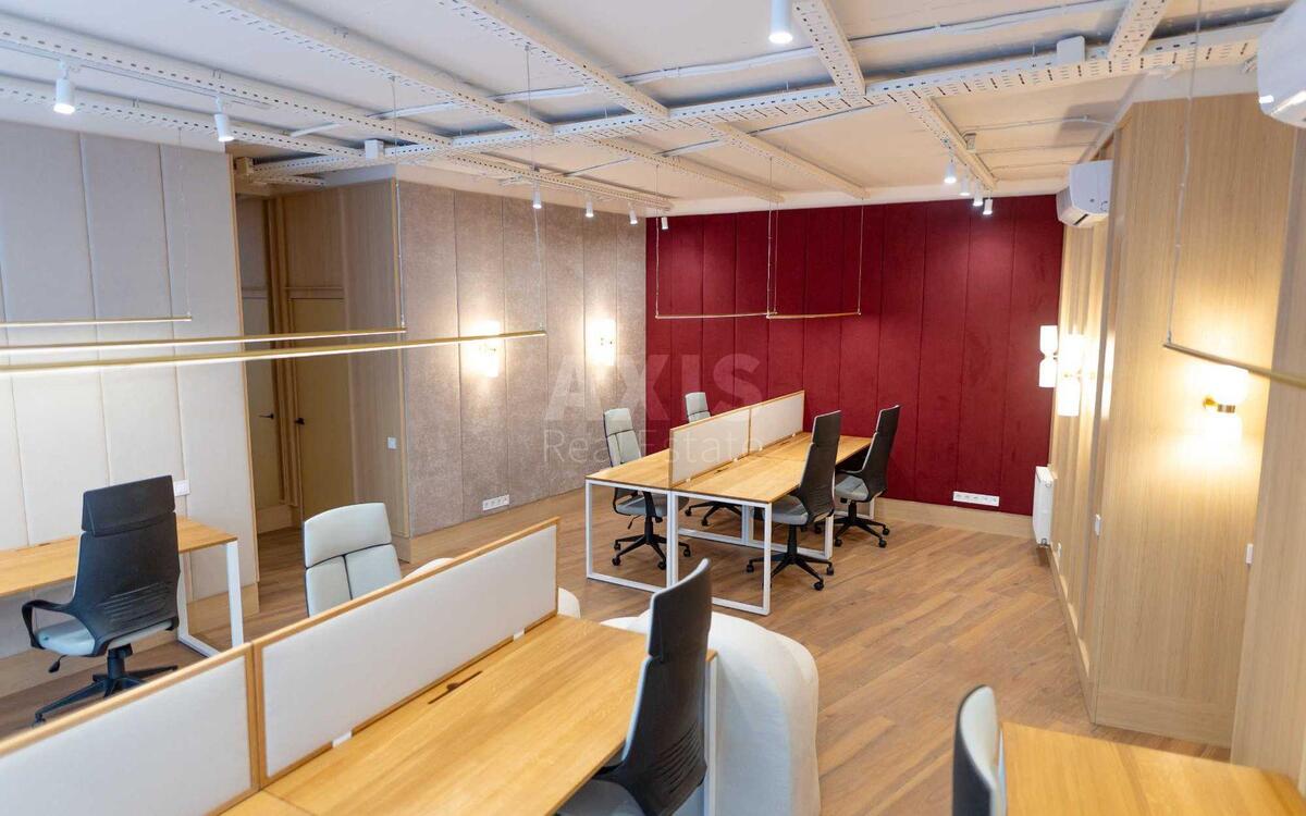 Office vul. Buslivs'ka 12, 100m20