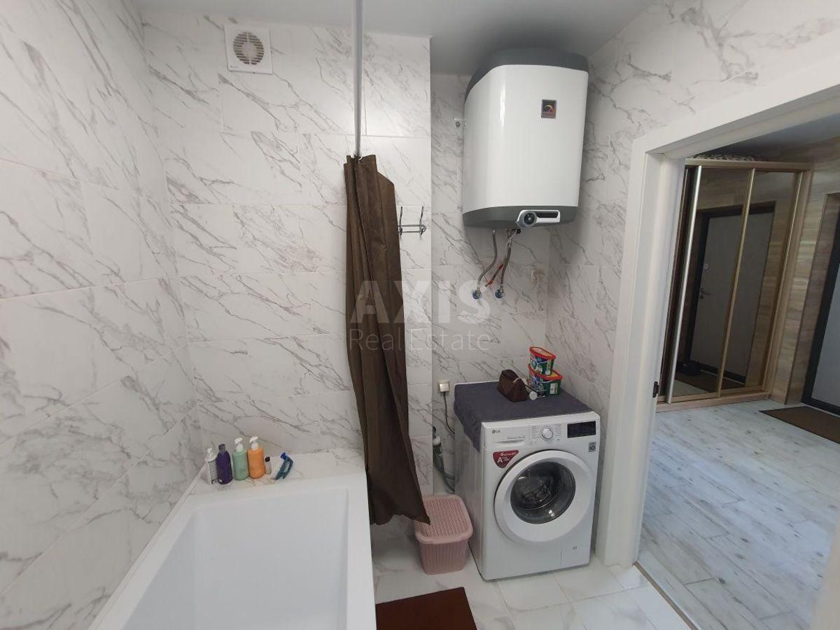2k apartment vul. Myhajla Maksymovycha 3Г7