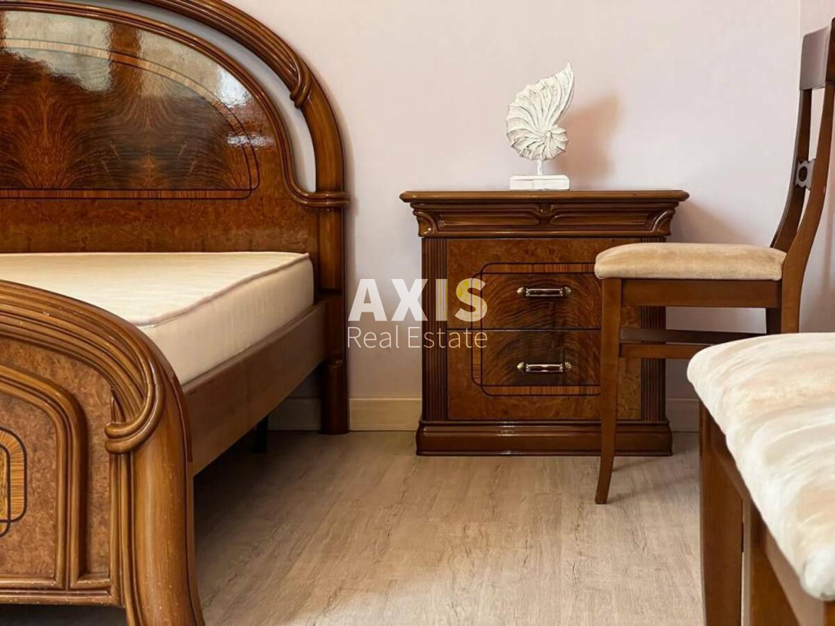 2k apartment vul. Petljury Symona 222