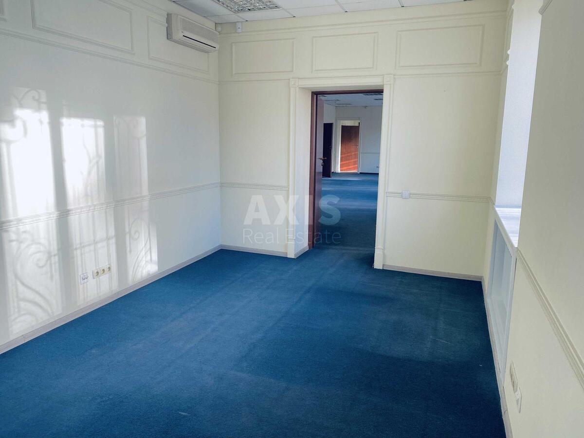 Office bul. Lesi Ukrai'nky 6, 251m23