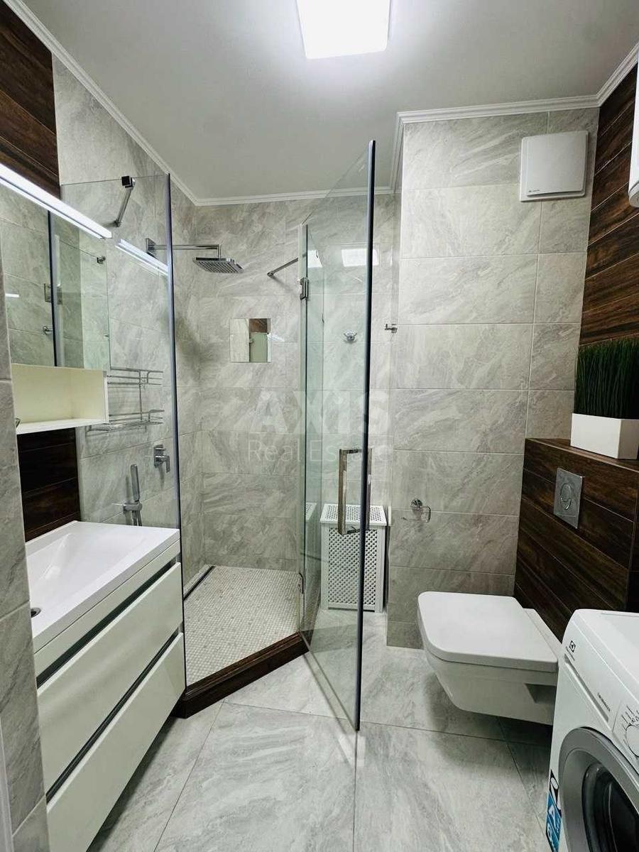 1k apartment vul. Zlatoustivs'ka 304
