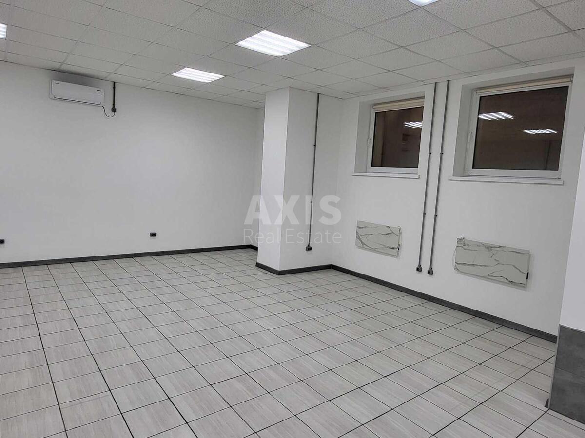Trade object vul. Ahmatovoi' Anny 35, 58m2562857