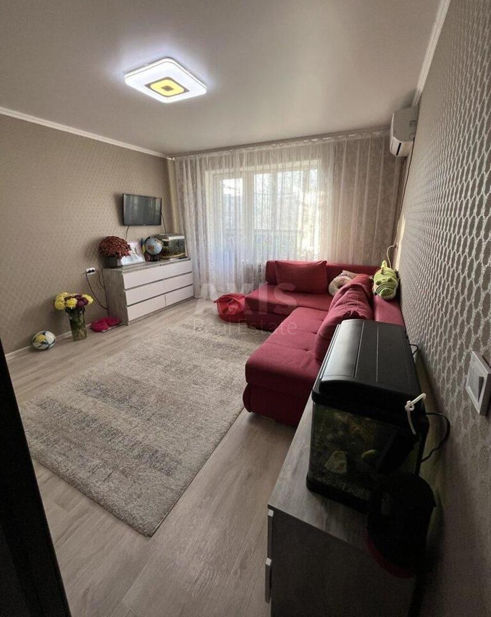 1k apartment vul. Vyshnjakivs'ka 7Б