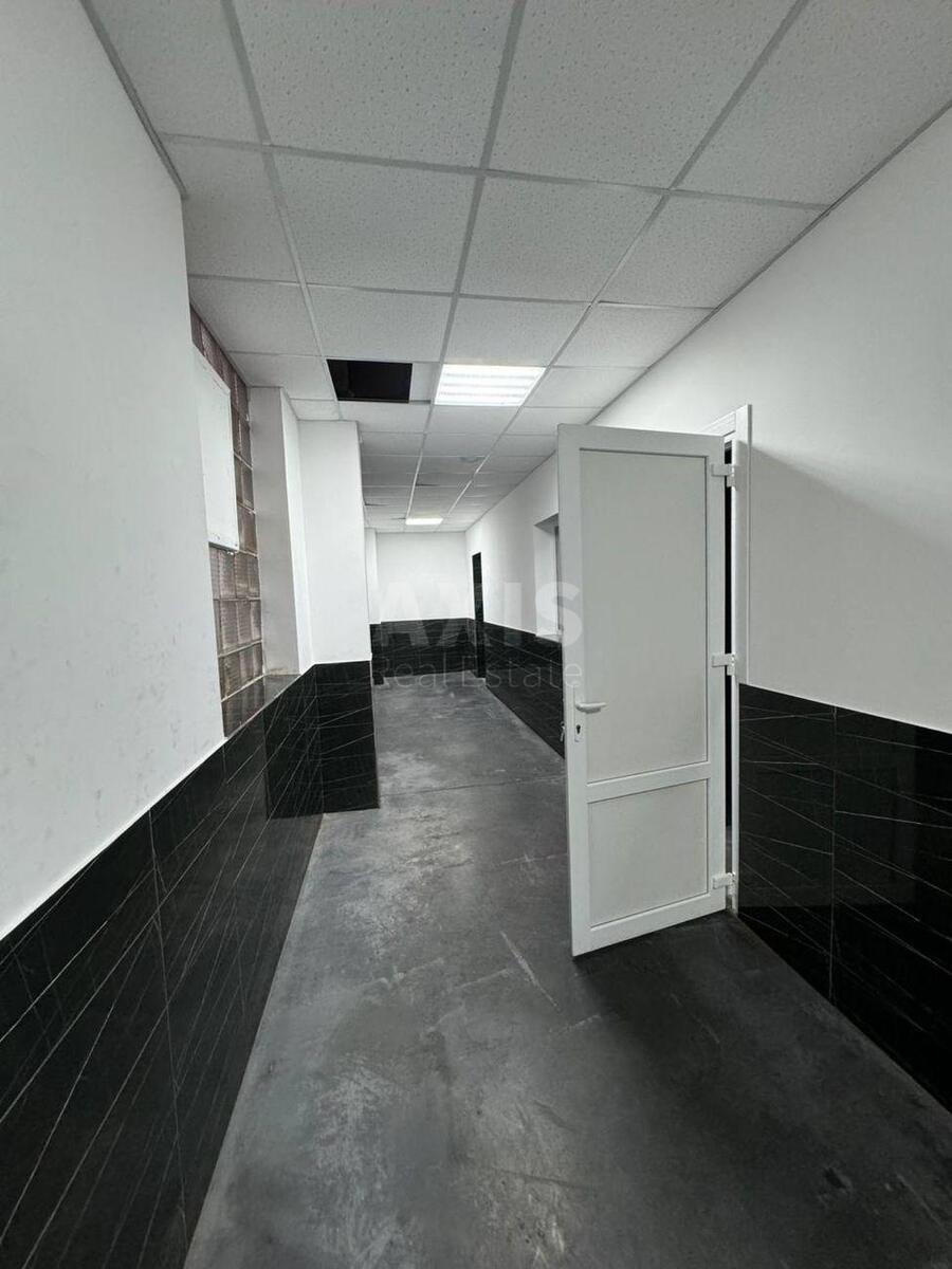 Trade object vul. Vasylenka Mykoly 1, 200m2626301