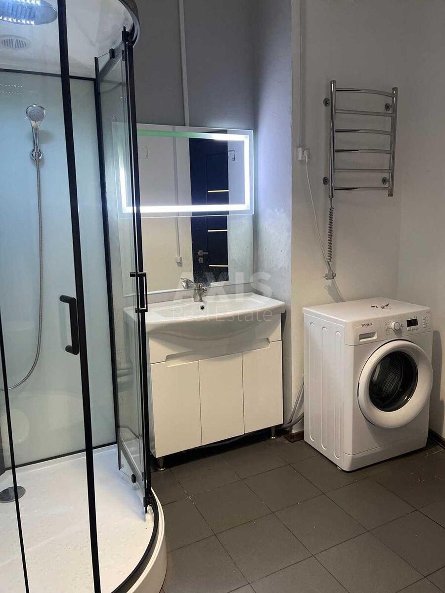 1k apartment vul. Bul'varno-Kudrjavs'ka 2111