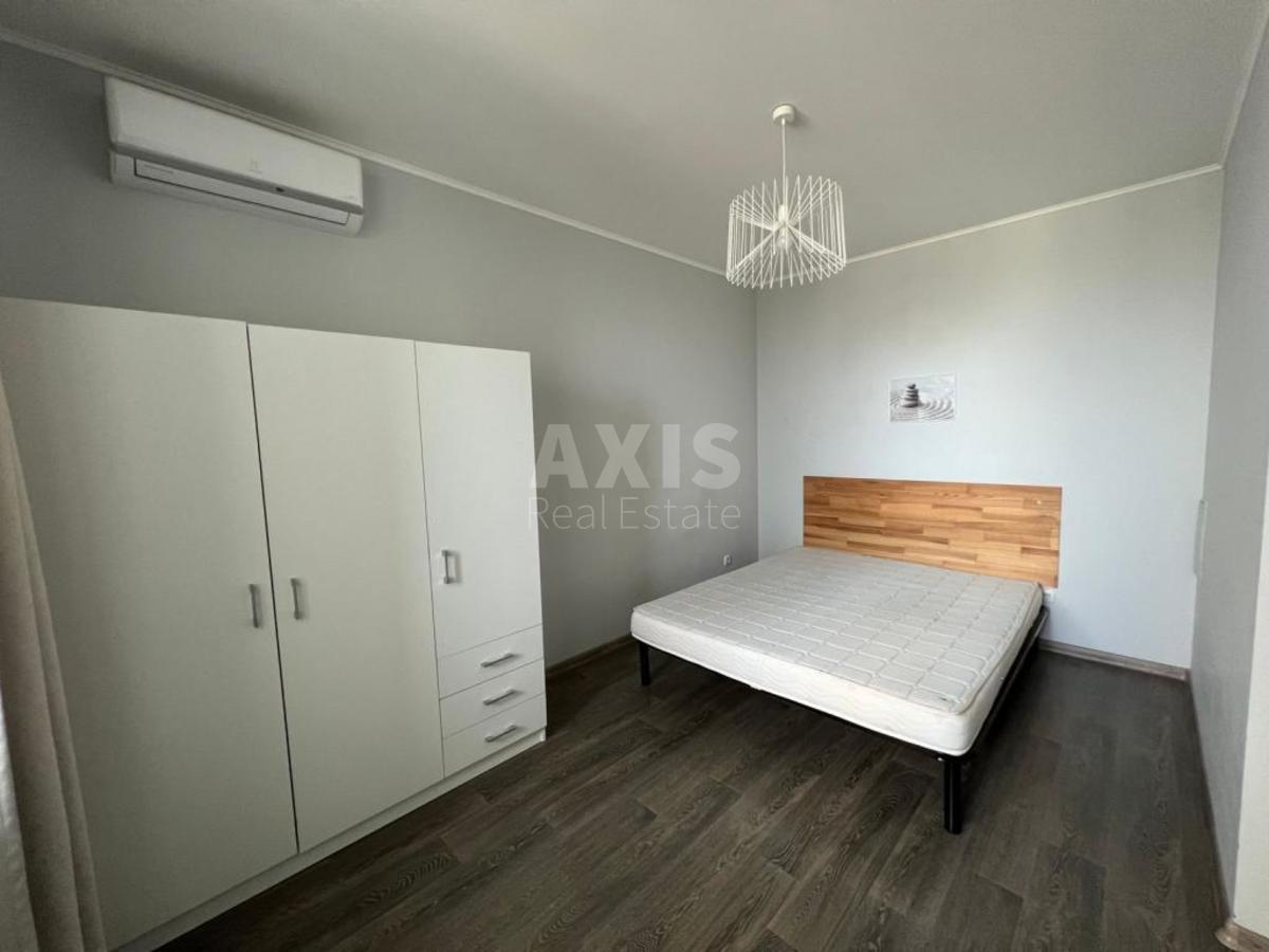 1k apartment vul. Malynovs'kogo Marshala 4В2