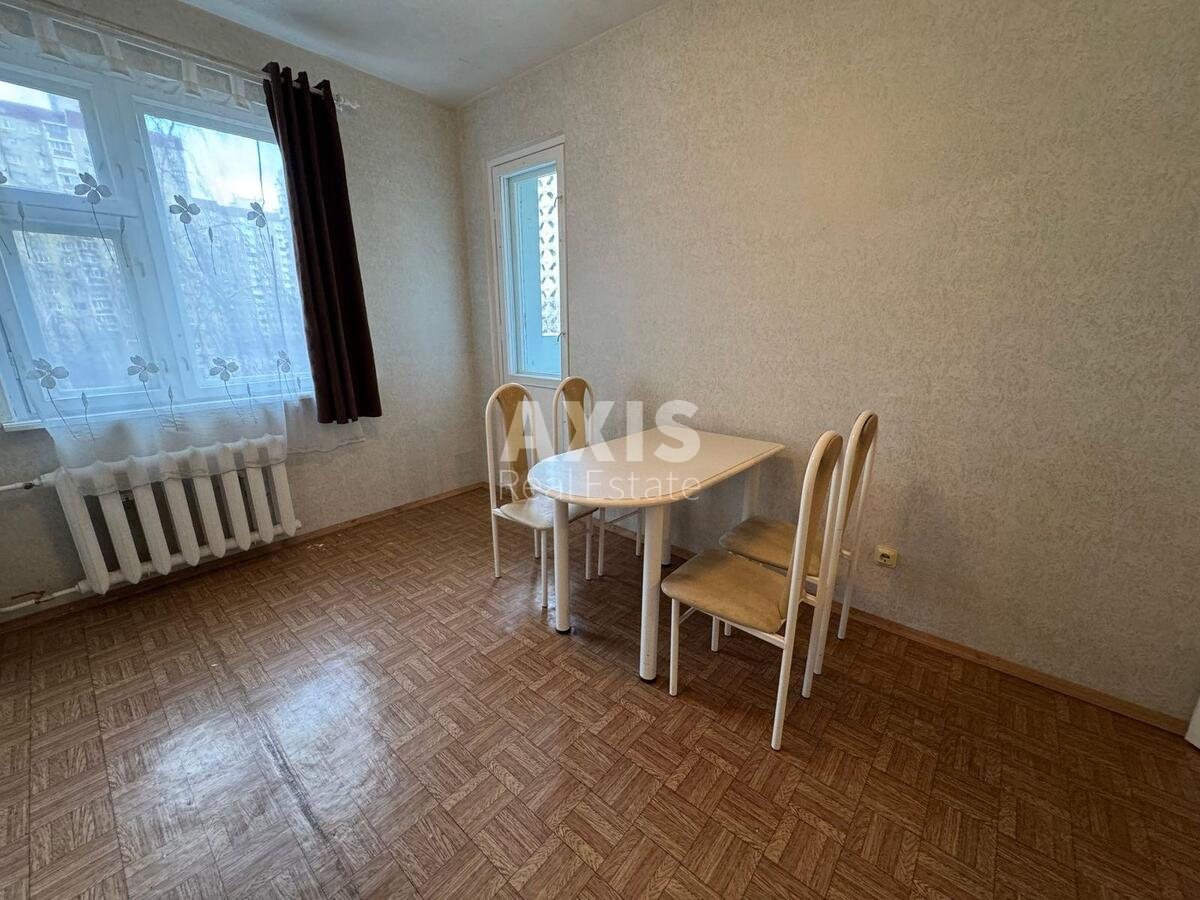 2k apartment vul. Ahmatovoi' Anny 410