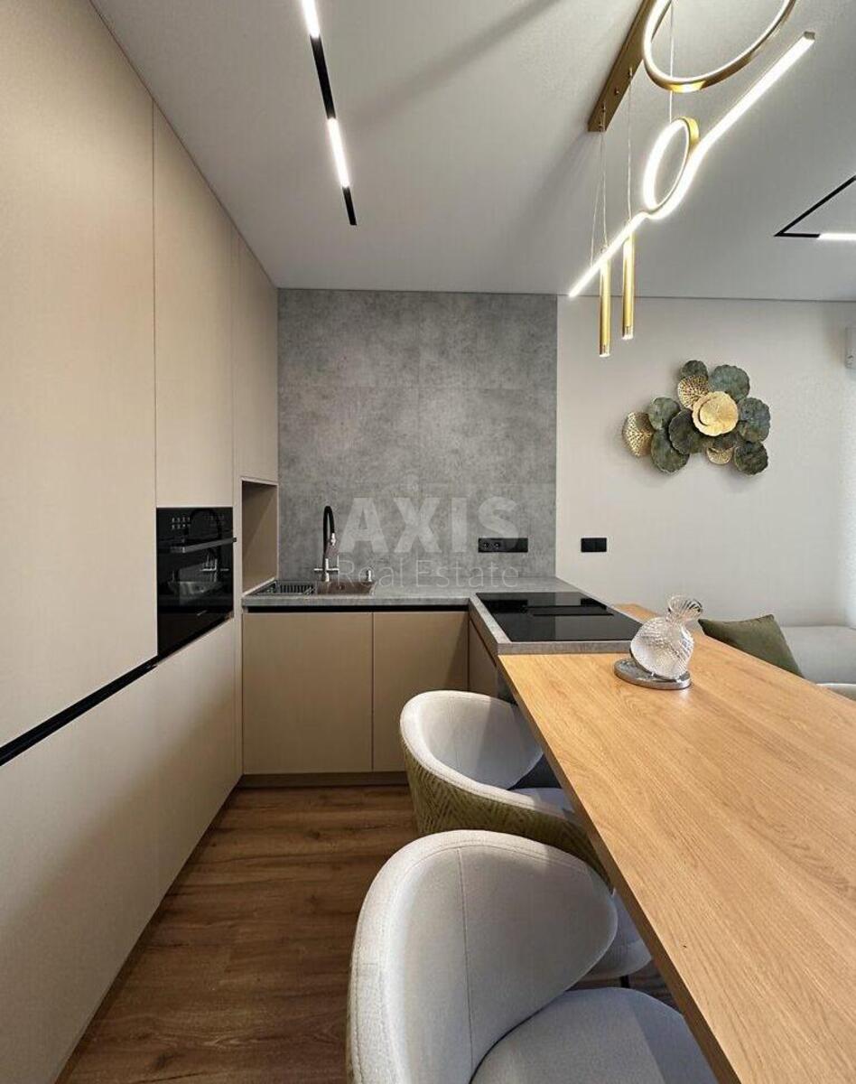 1k apartment nab. Dniprovs'ka 15Д0