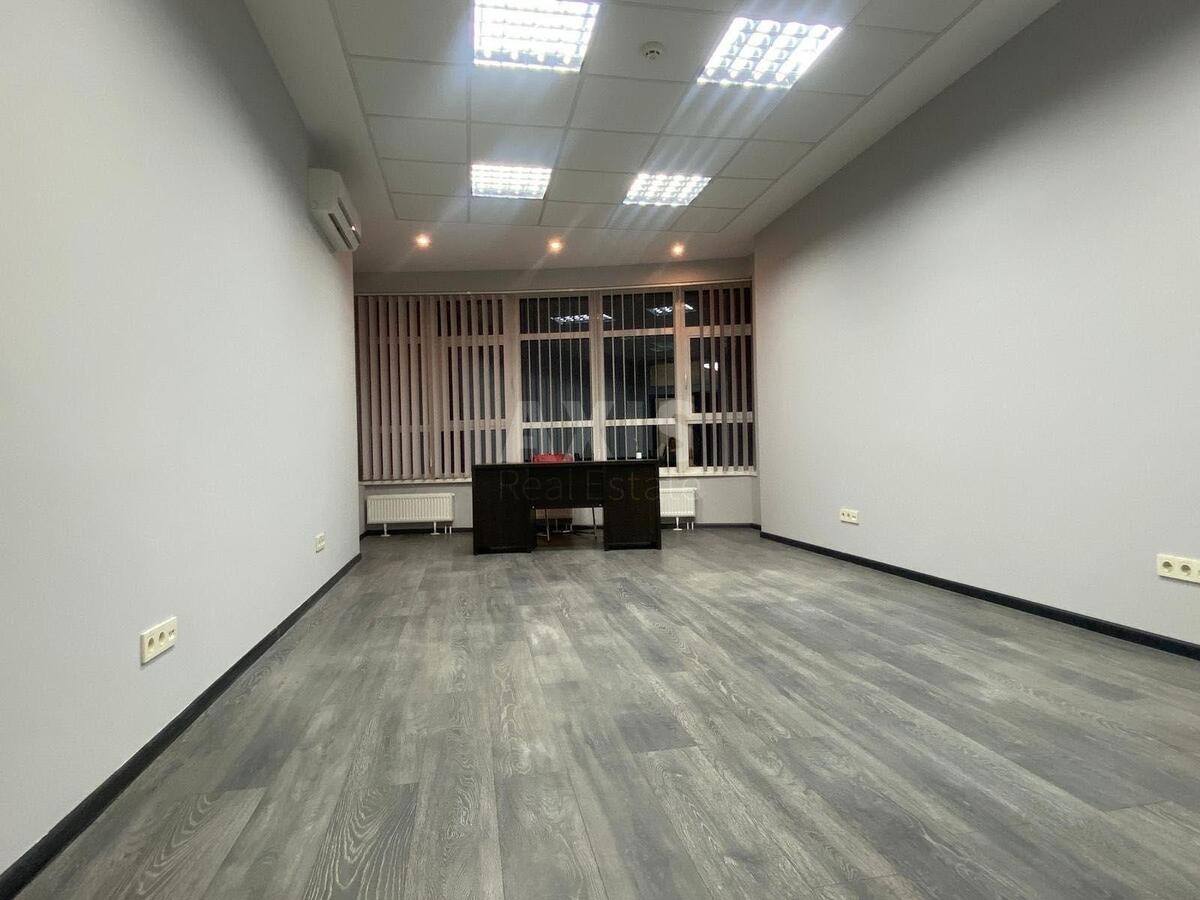 Office uzv. Klovs'kyj 7, 361m2575768