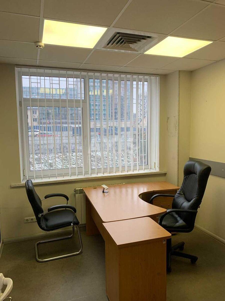 Office prov. Novopechers'kyj 5, 255m2594370