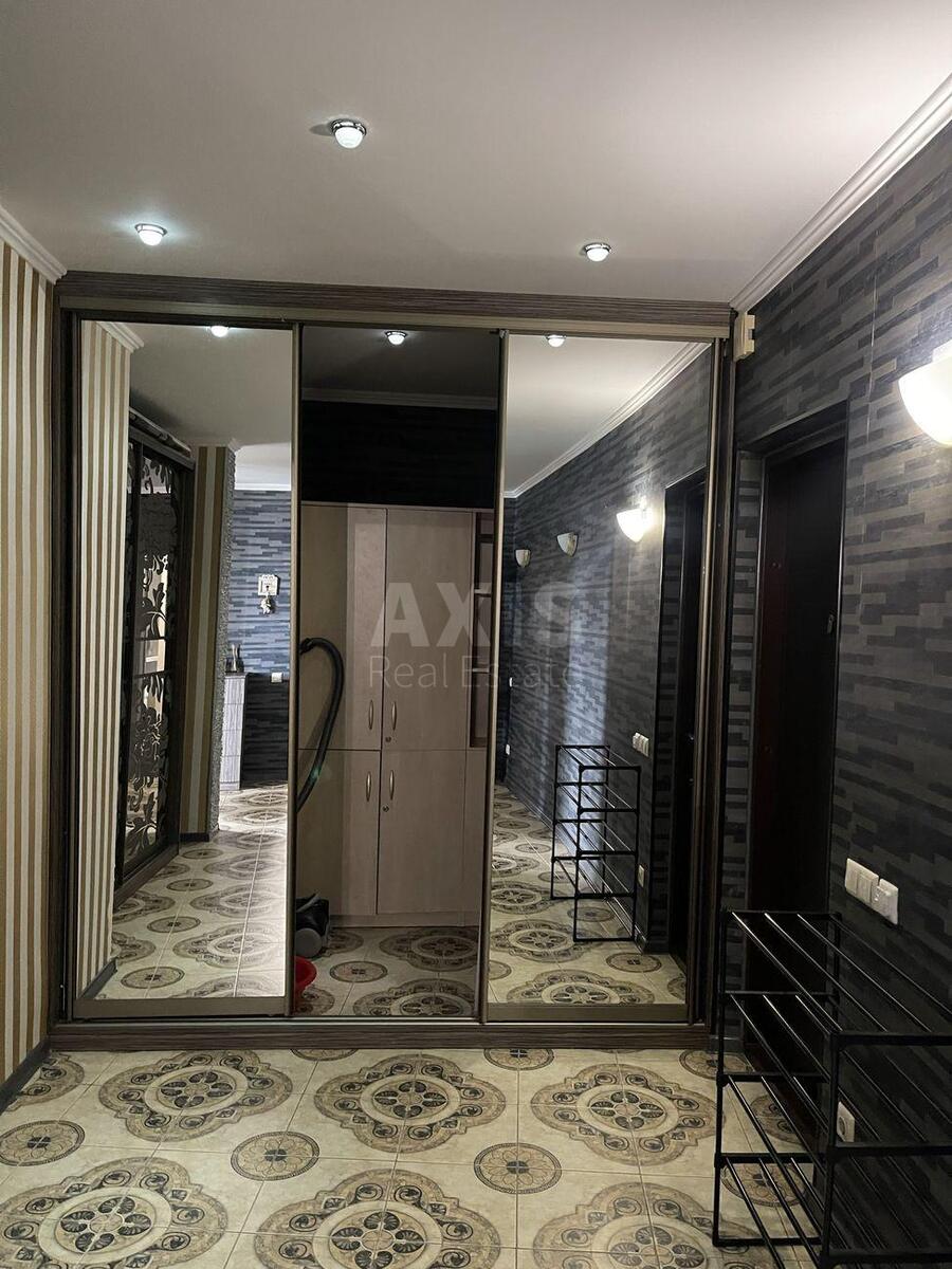 2k apartment nab. Dniprovs'ka 194