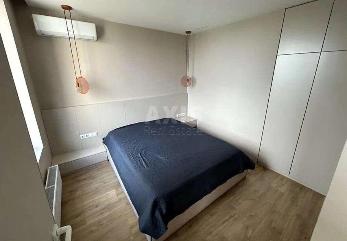 1k apartment nab. Dniprovs'ka 1А5
