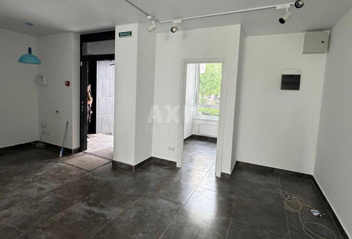 Trade object vul. Saljutna 2, 110m2592316