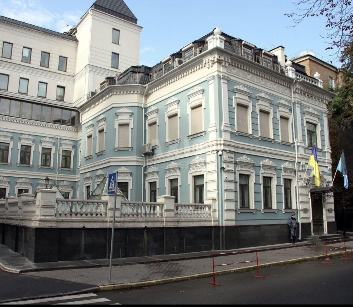 Объект сервиса ул. Липская 17, 1500м24
