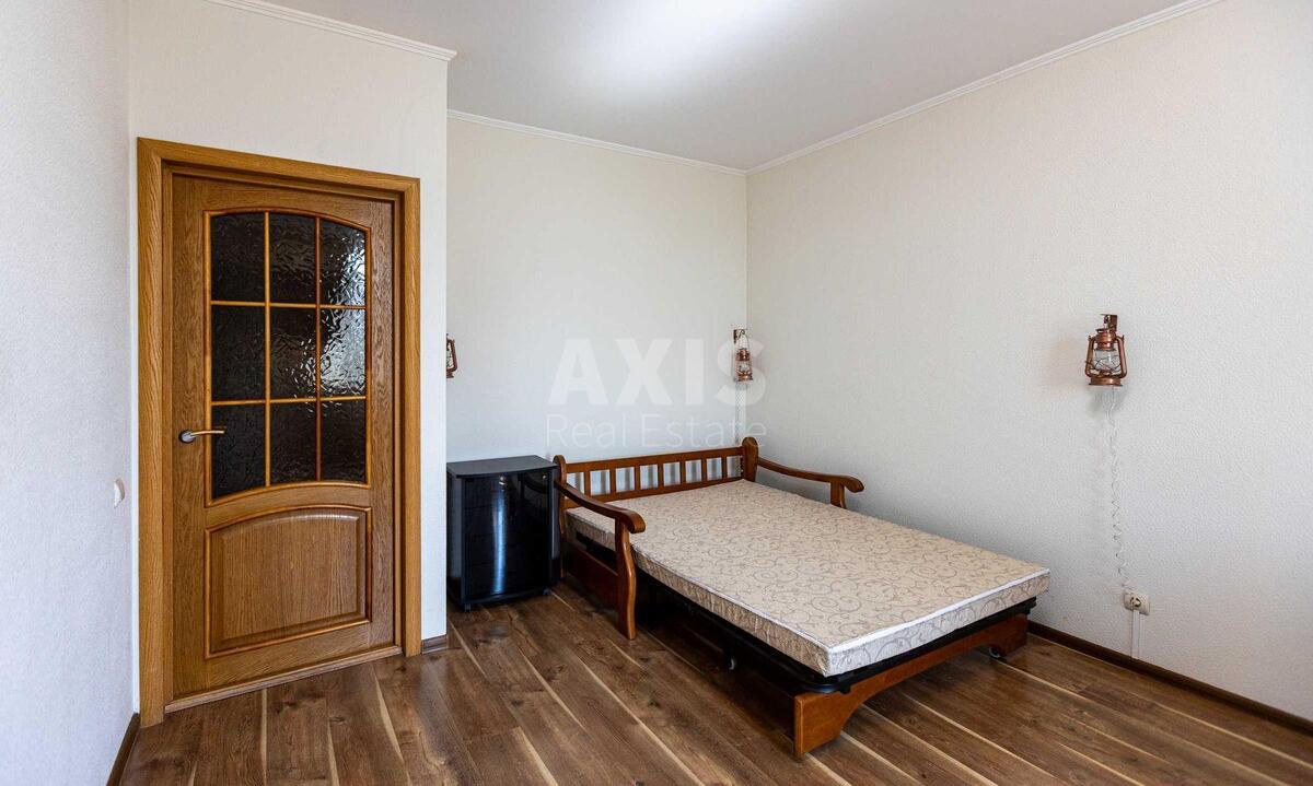 1k apartment vul. Voskresens'ka 12В4