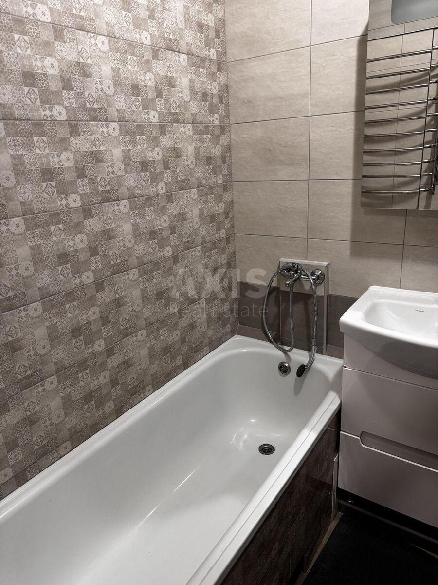 1k apartment vul. Rusovoi' Sofii' 1Б14