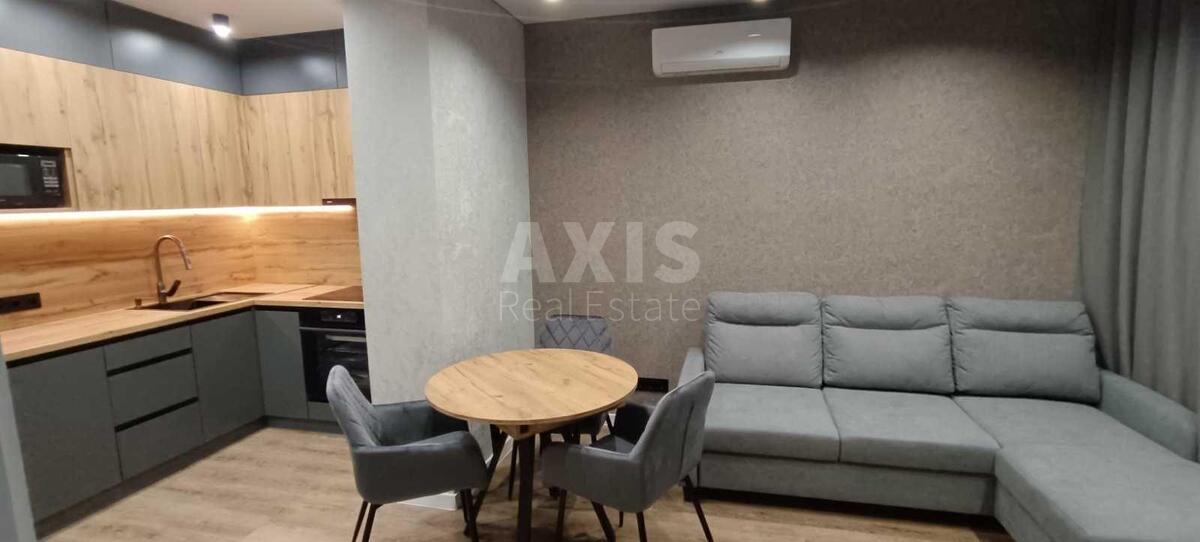 1k apartment vul. Revuc'kogo 40