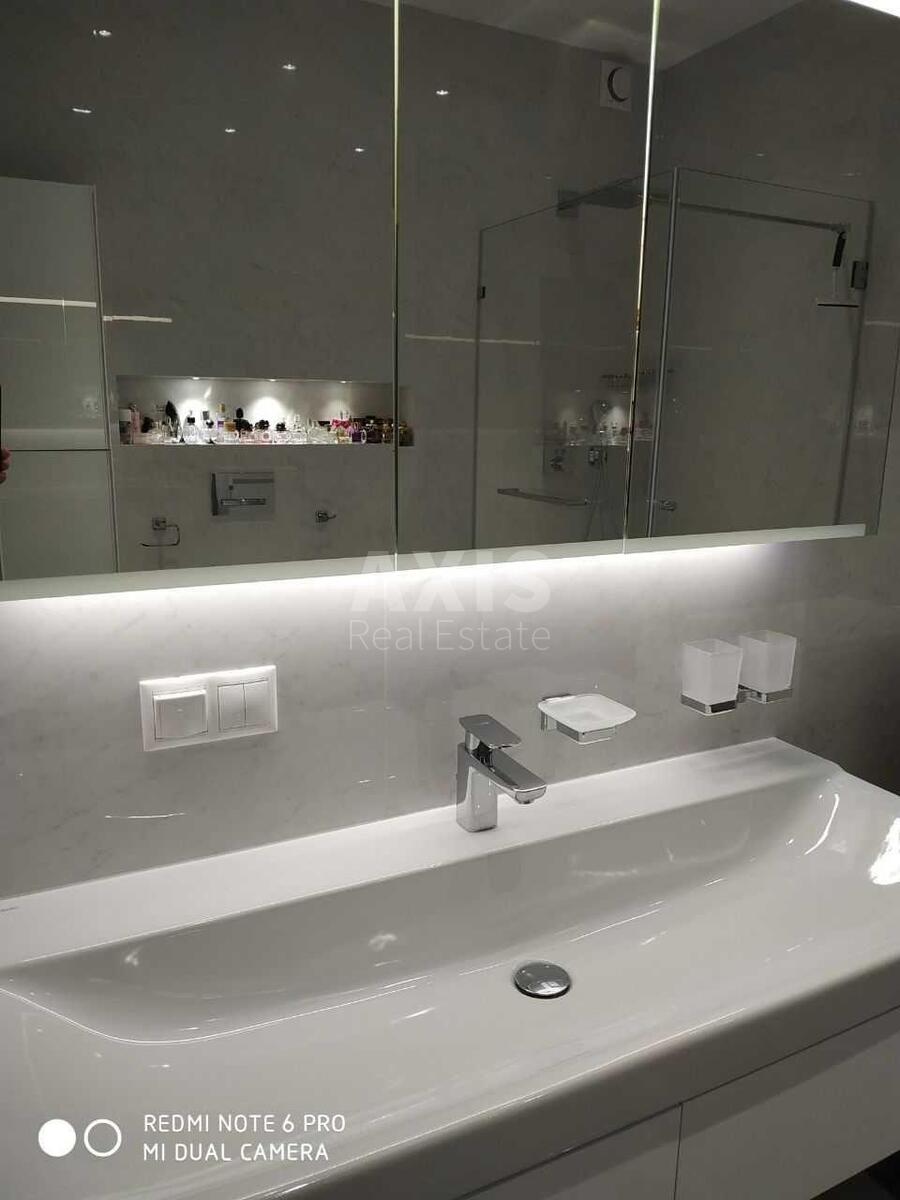 3k apartment vul. Barbjusa Anri 28А12