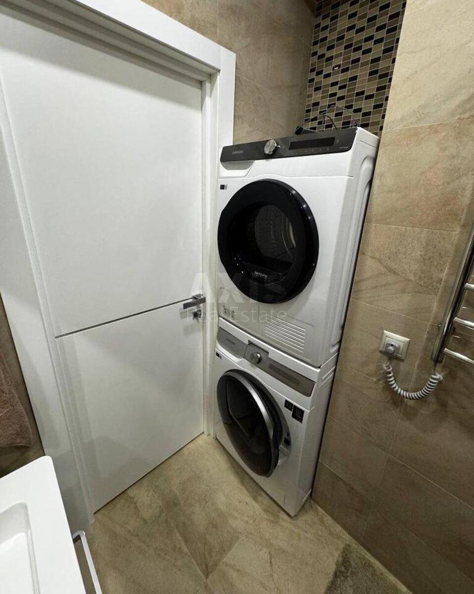 3k apartment vul. Glybochyc'ka 32Б7