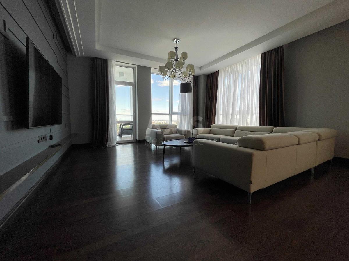 4k apartment vul. Dragomyrova Myhajla 93