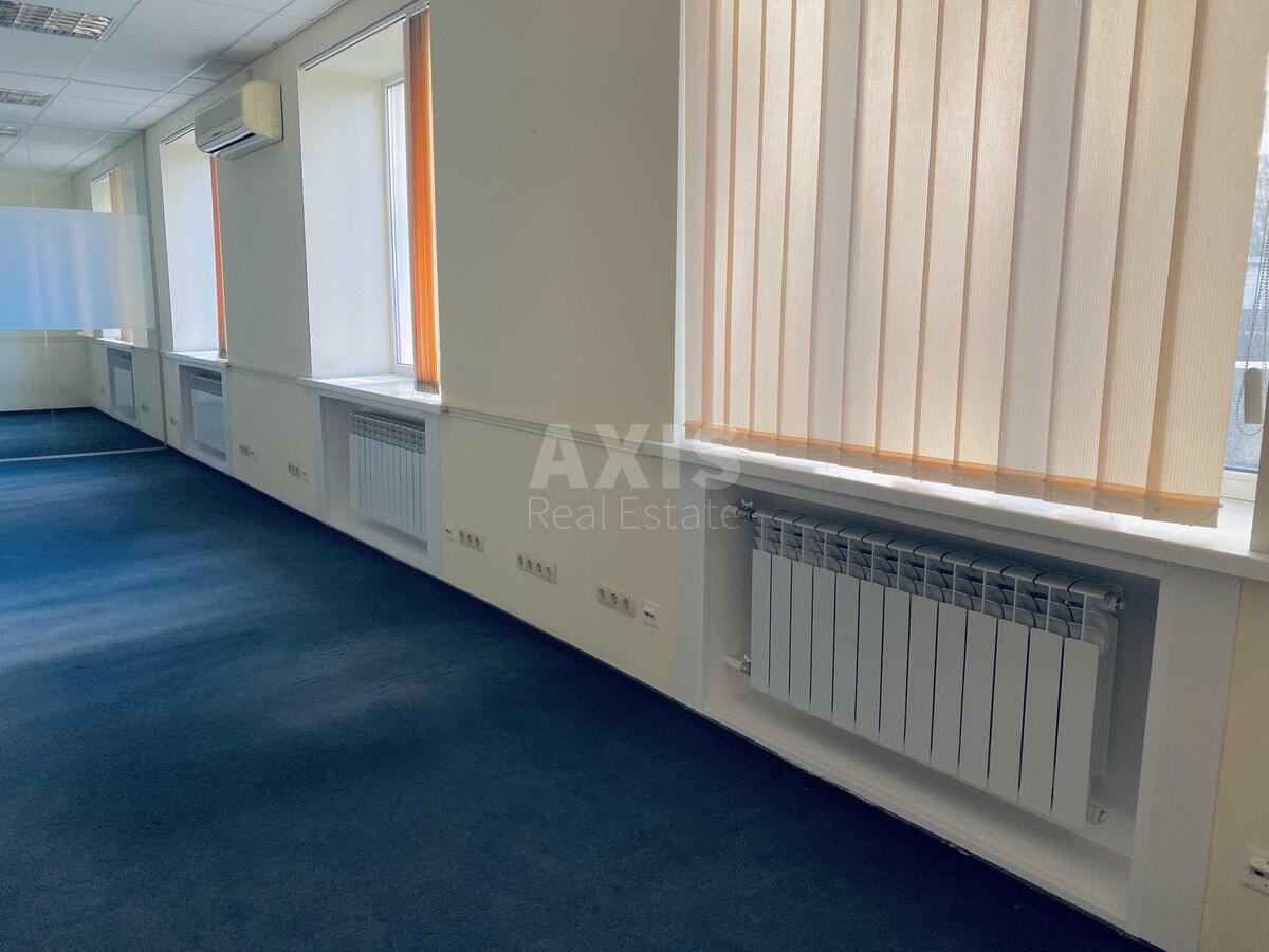 Office bul. Lesi Ukrai'nky 6, 251m24
