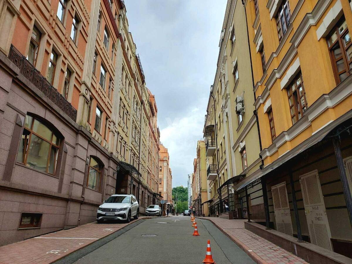 Office vul. Verhnij Val 10, 706m29