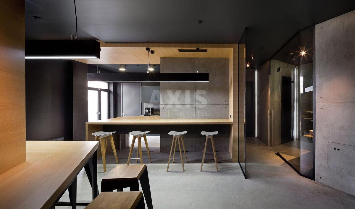 Office vul. Jevgena Konoval'cja 36, 440m20