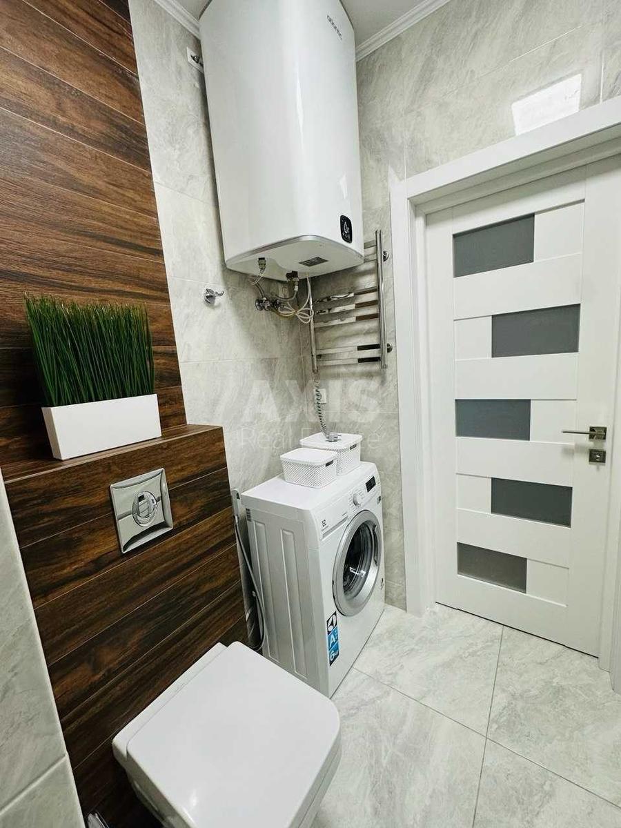 1k apartment vul. Zlatoustivs'ka 305