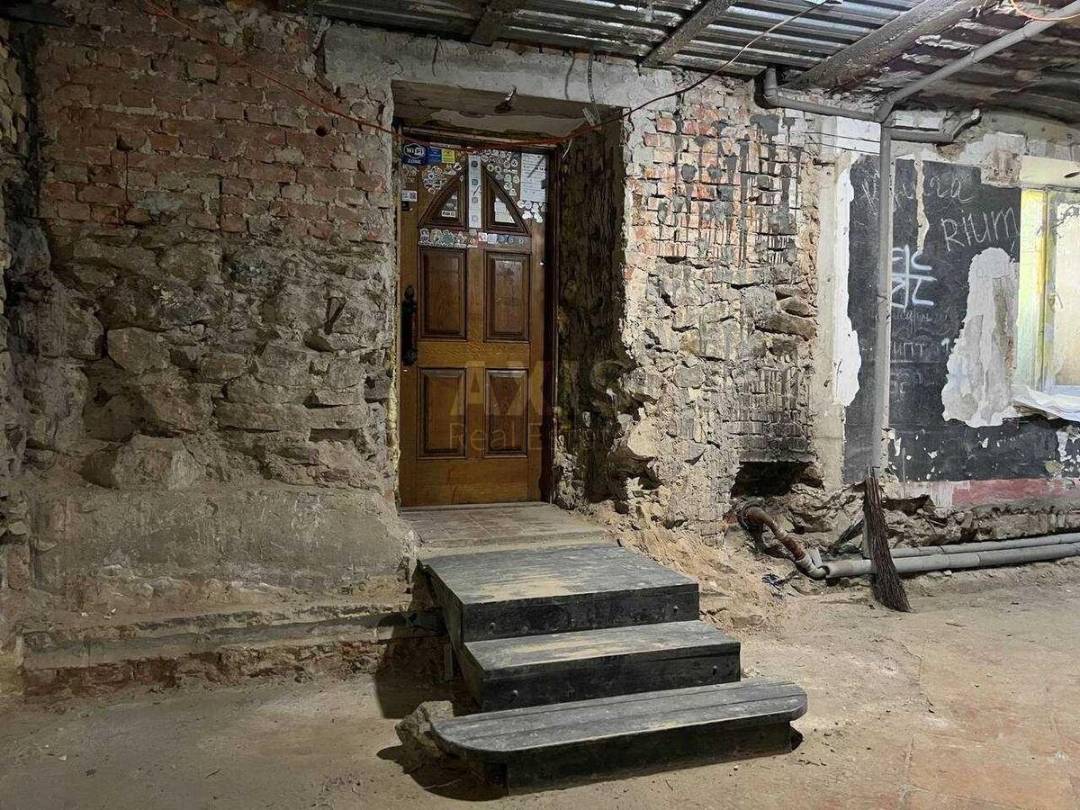 Объект торговли вул. В'ячеслава Липинського 10, 152м29