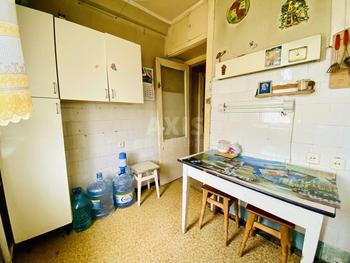 2k apartment vul. Kyrylivs'ka 115/25