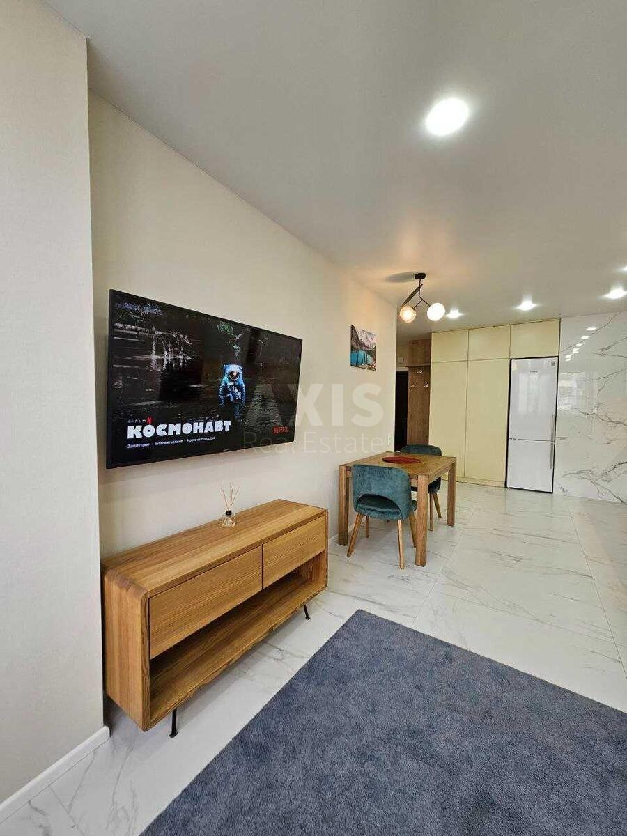 1k apartment vul. Sverstjuka Jevgena 6Г56556