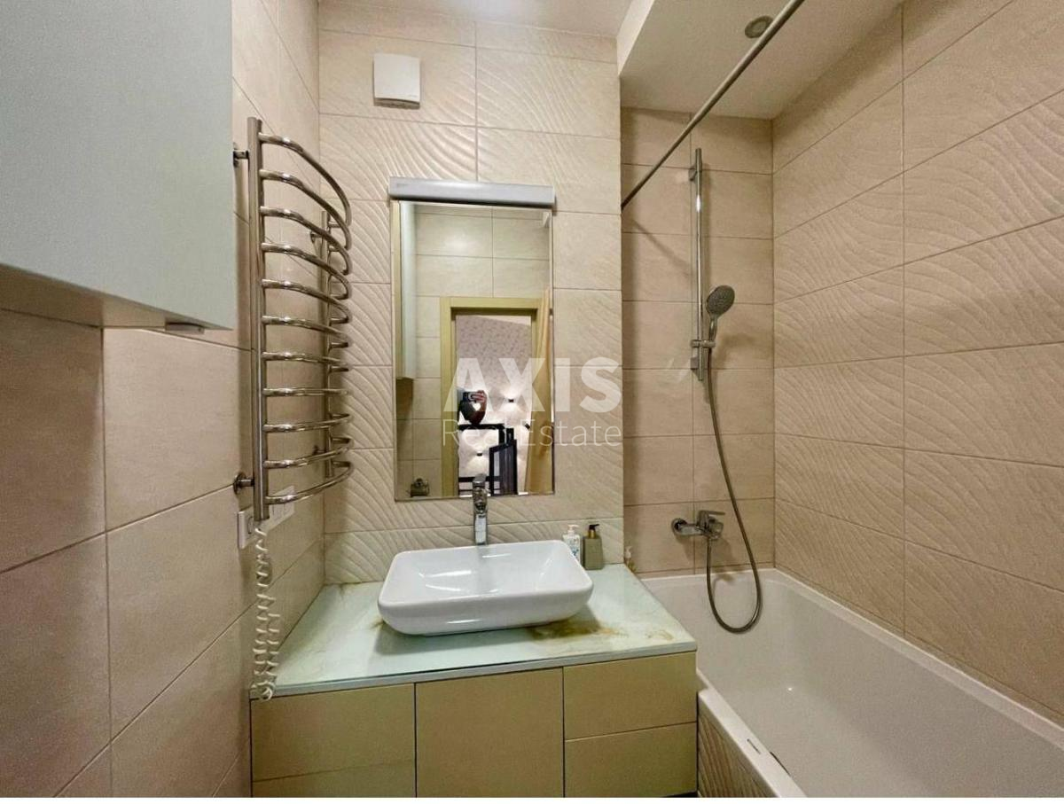 3k apartment vul. Vuzivs'ka 4Г4378014