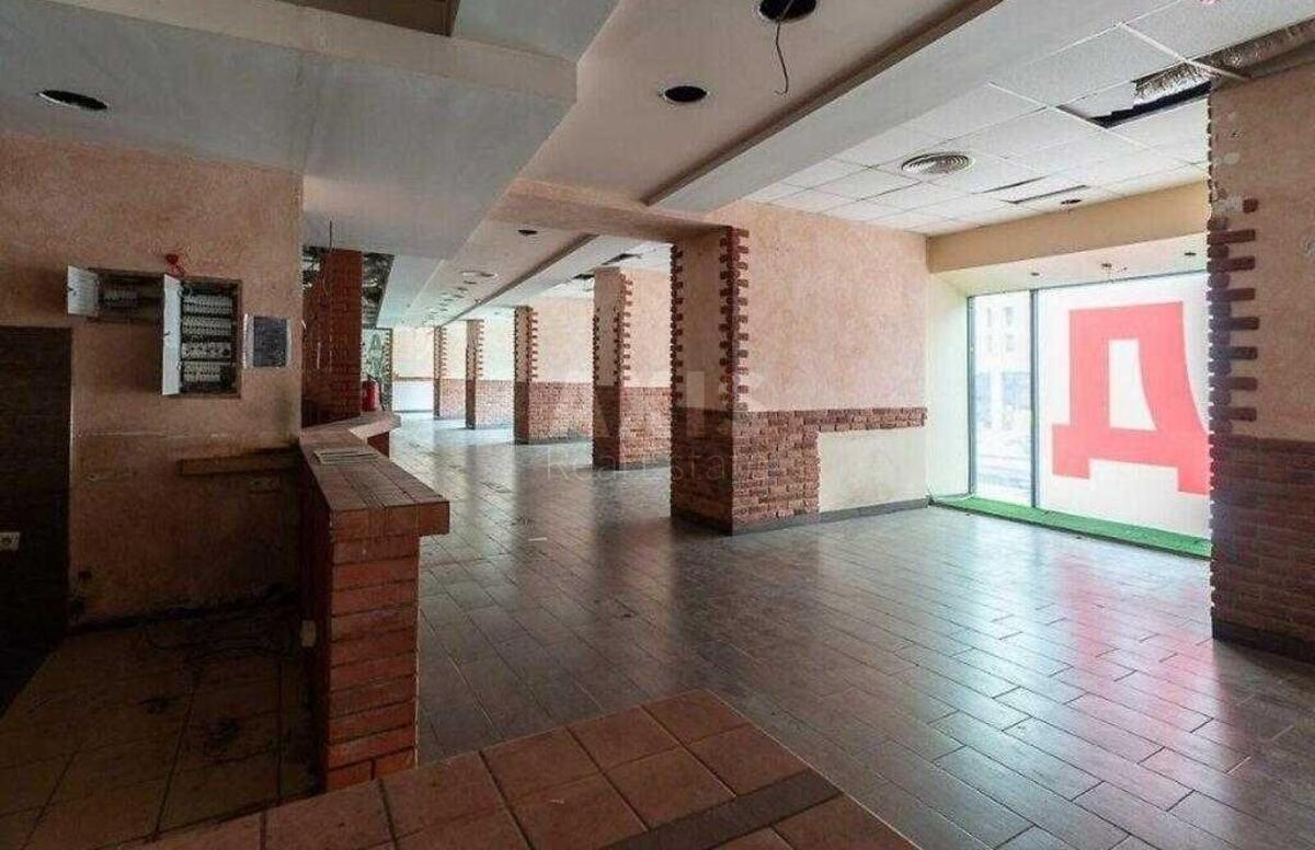 Office vul. Hreshhatyk 7/11, 554m26