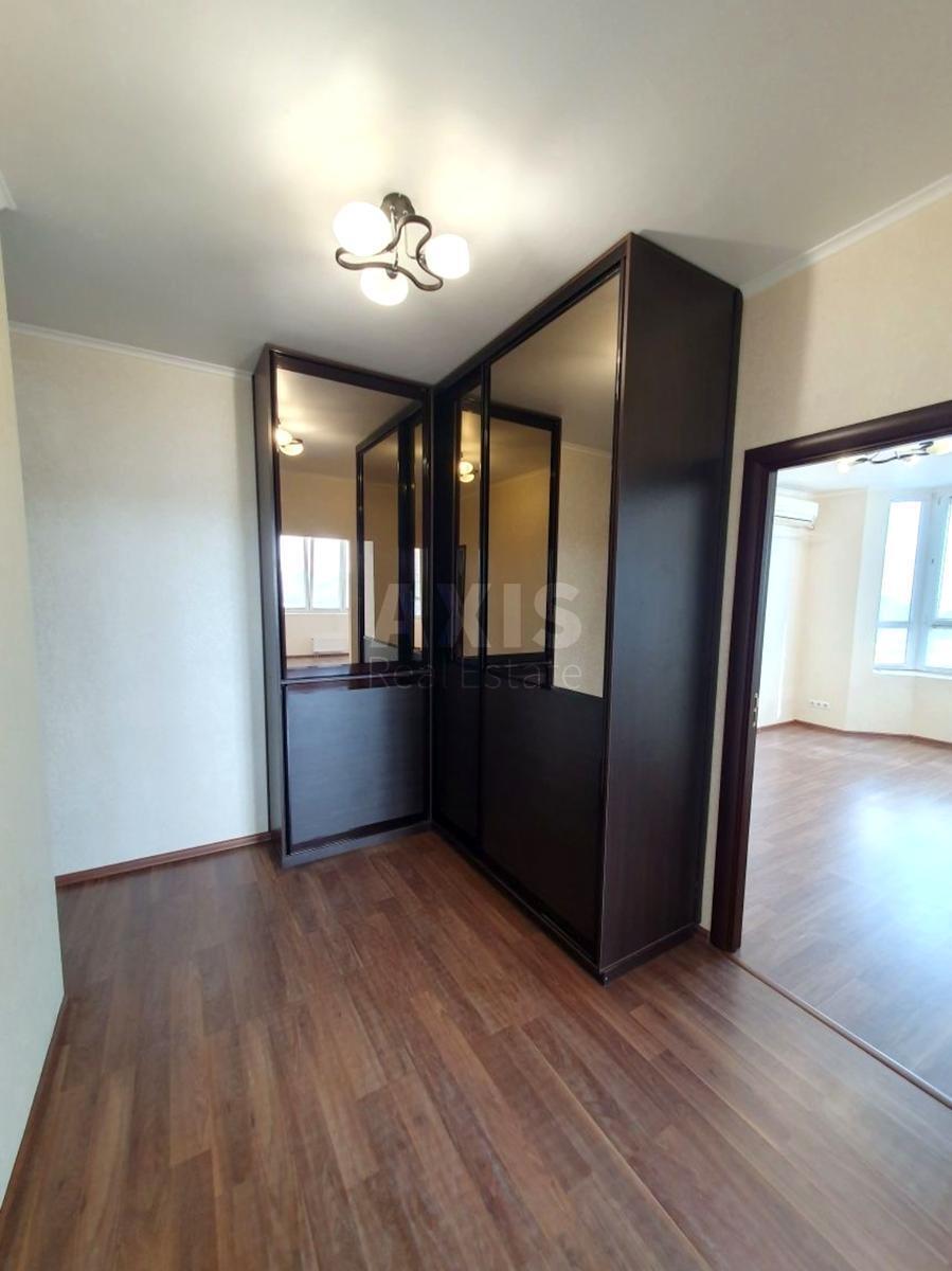 2к квартира ул. Ахматовой Анны 32/18594116