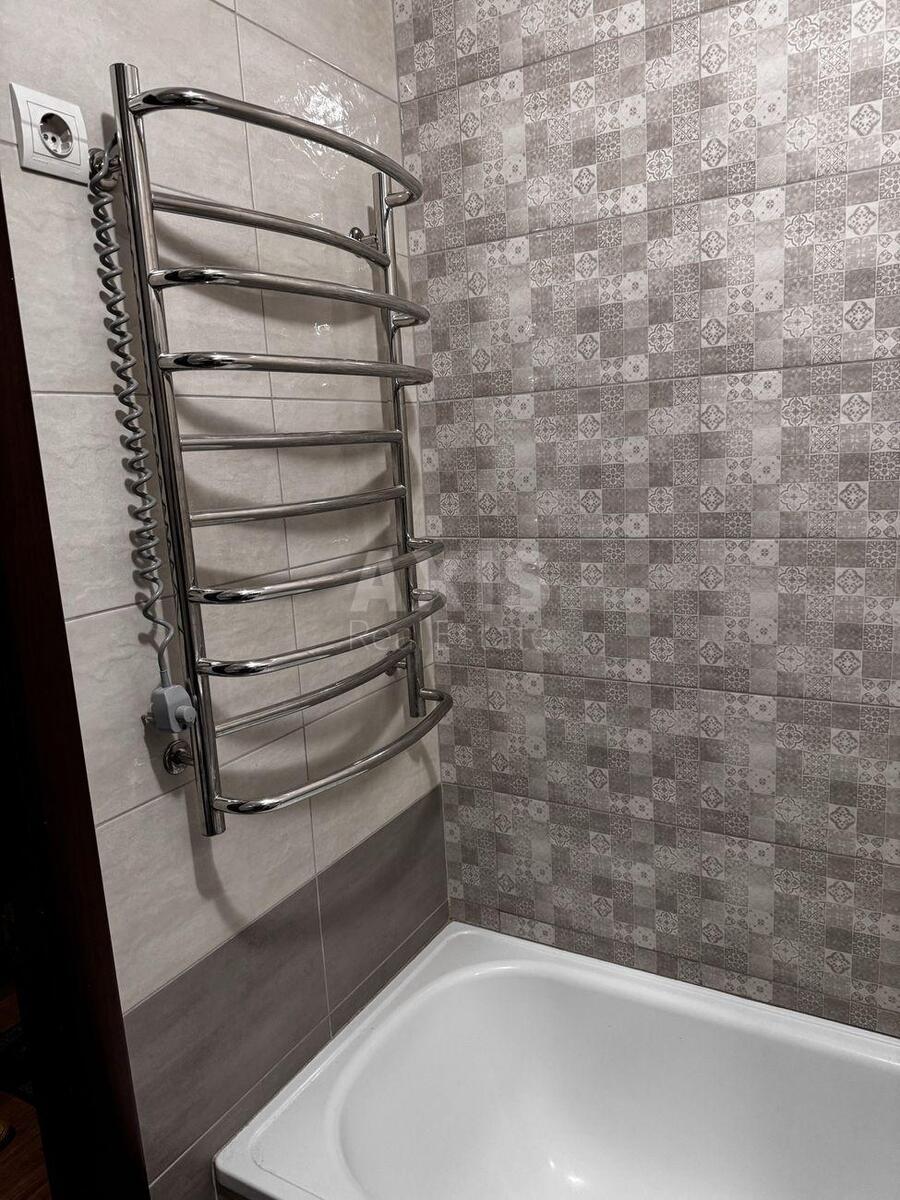 1k apartment vul. Rusovoi' Sofii' 1Б15