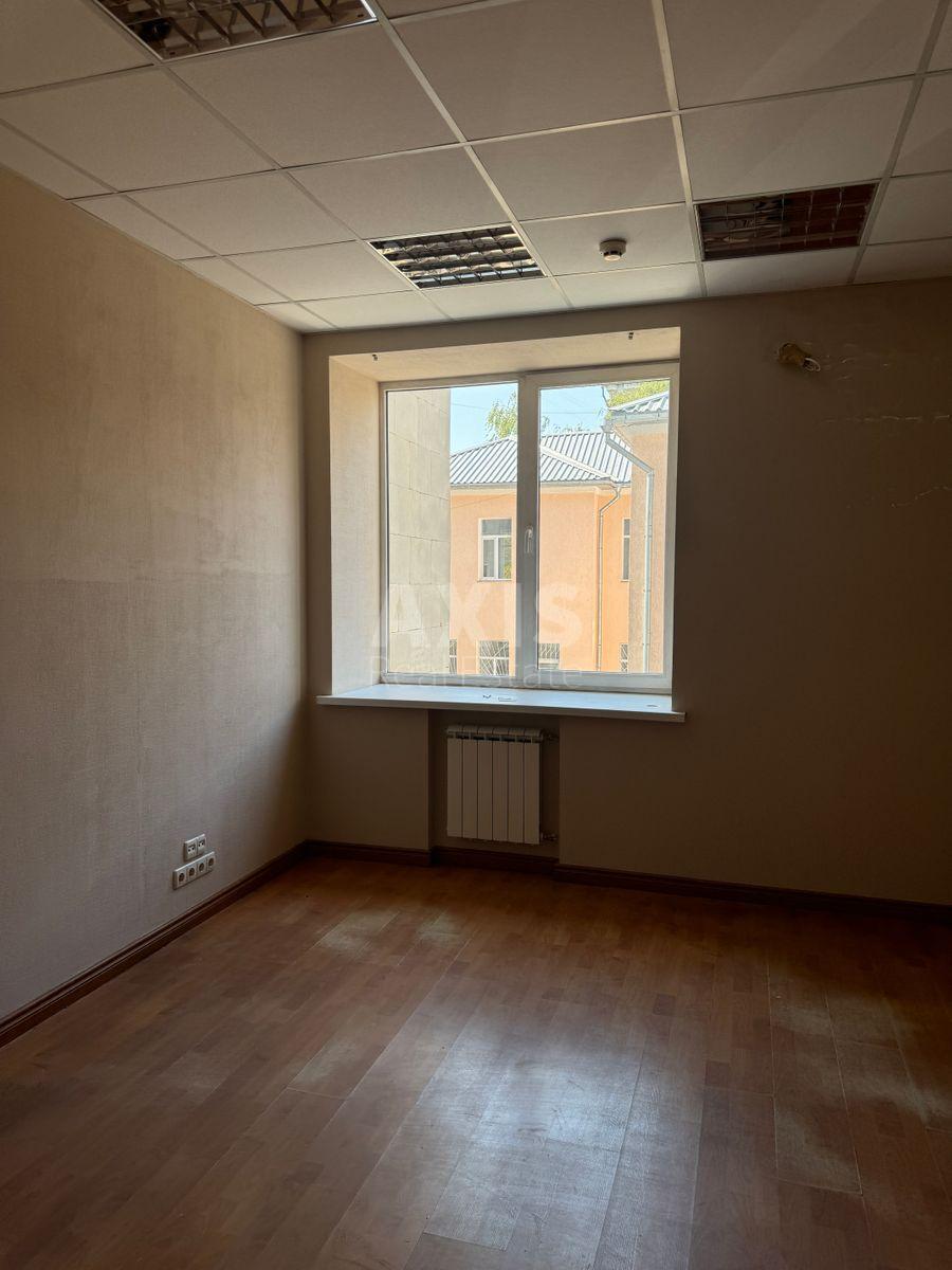 Office vul. Sichovyh Stril'civ 37/41, 890m28
