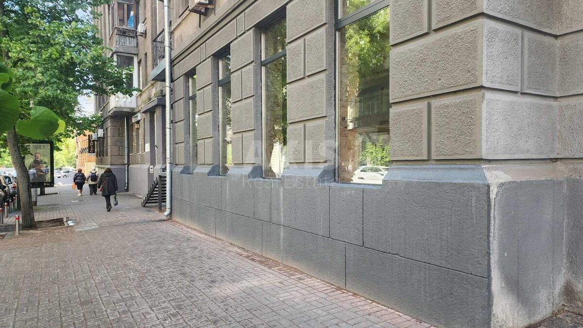 Объект торговли ул. Институтская 24/7, 140м20