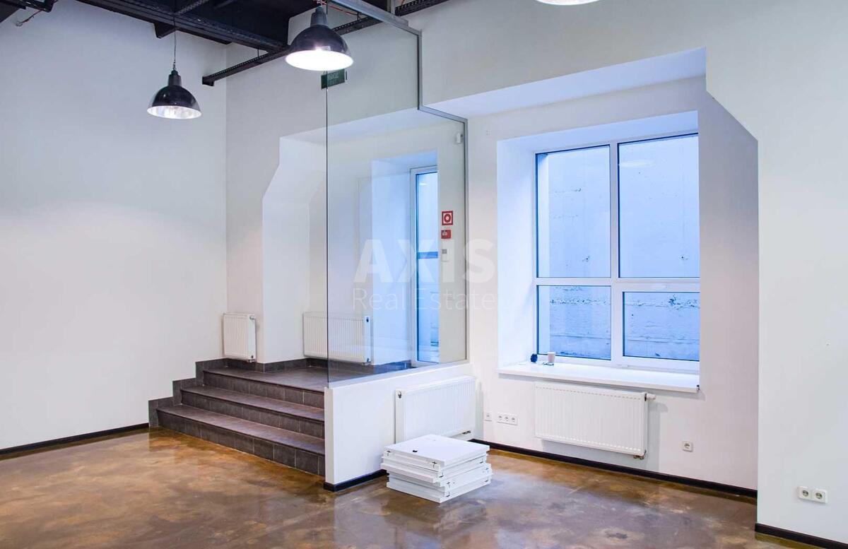 Office vul. Ohtyrs'ka 7, 700m210