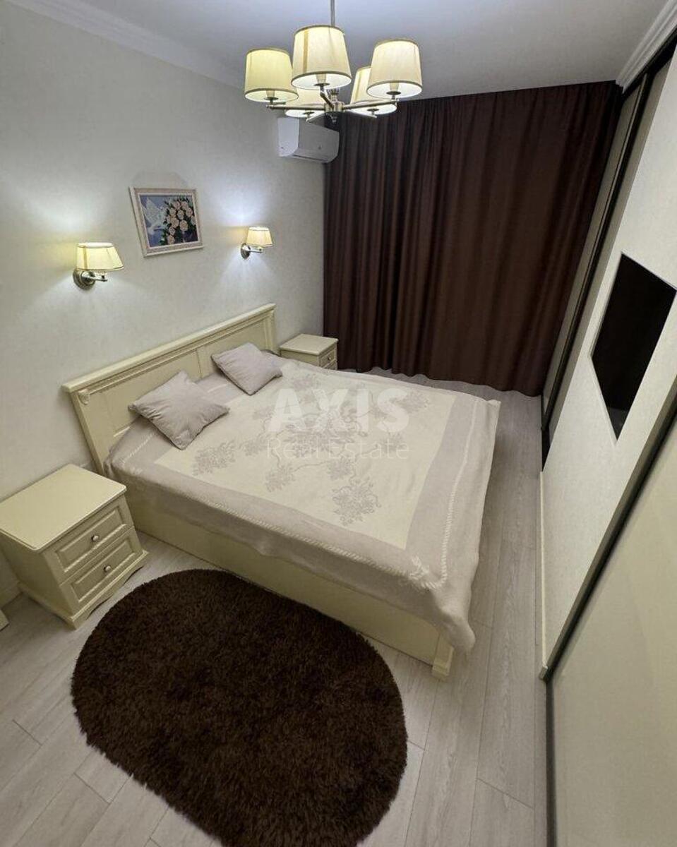 3k apartment vul. Kahovs'ka 62А0