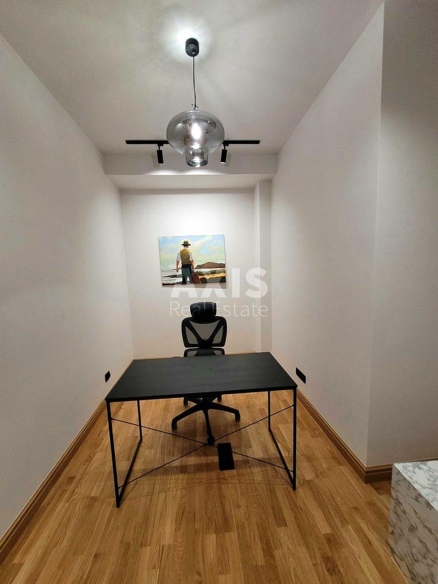 3k apartment vul. Dragomyrova Myhajla 4Б8