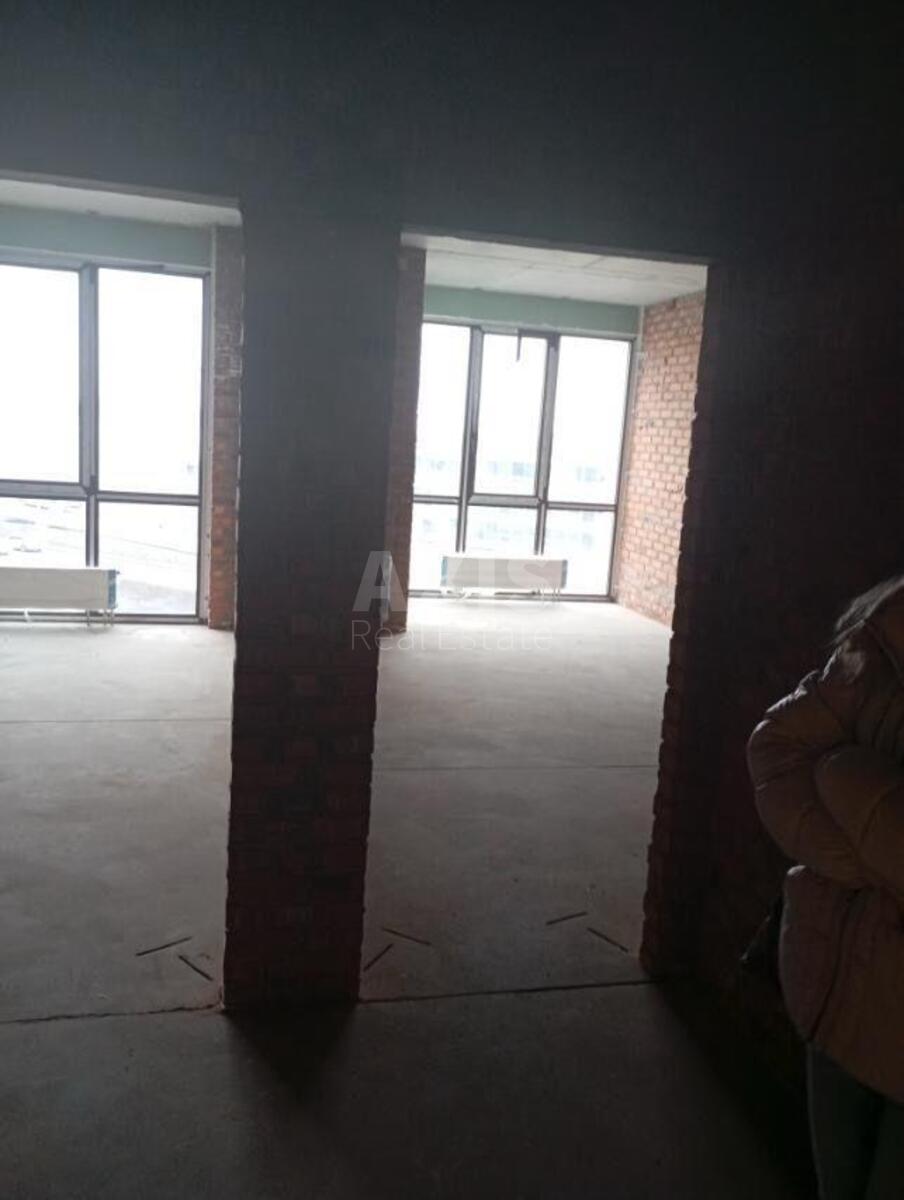 1k apartment vul. Naberezhno-Hreshhatyc'ka 211