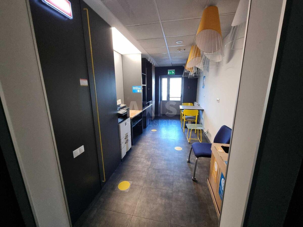 Office vul. Degtjarivs'ka 53, 800m210