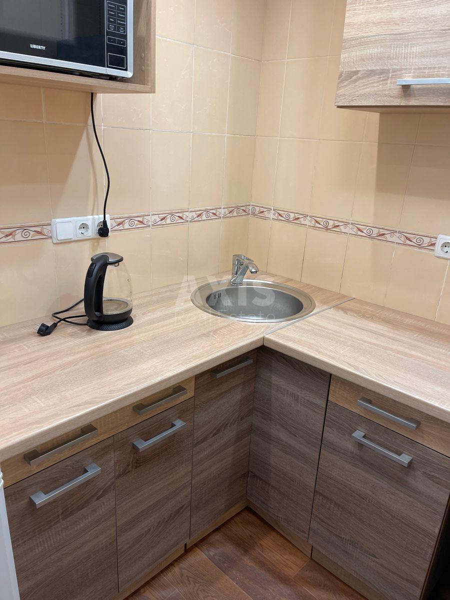 1k apartment vul. Lytvynenko-Vol'gemut 1В11