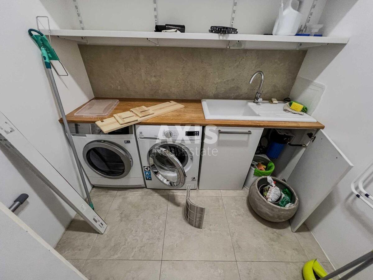4k apartment vul. Mazepy Ivana 1611
