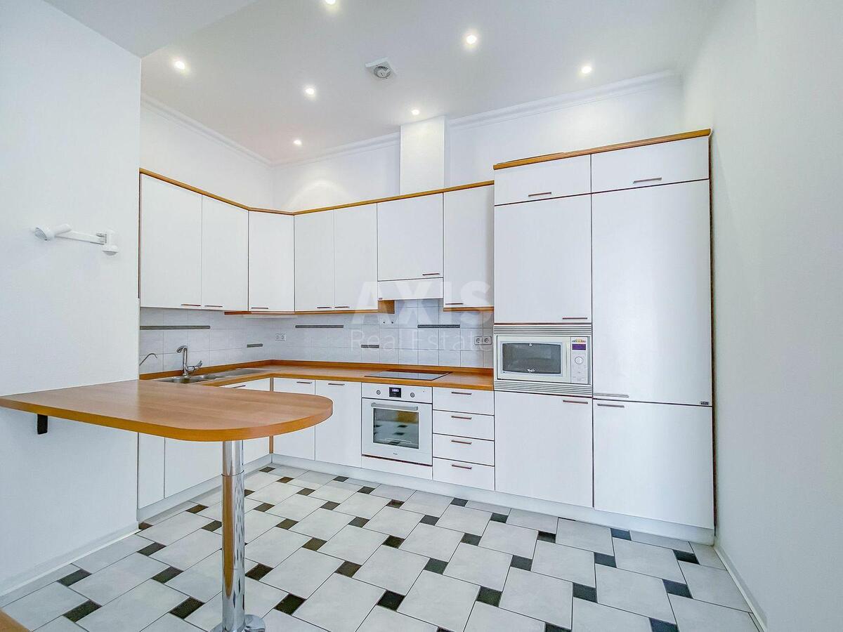 4k apartment vul. Hmel'nyc'kogo Bogdana 334