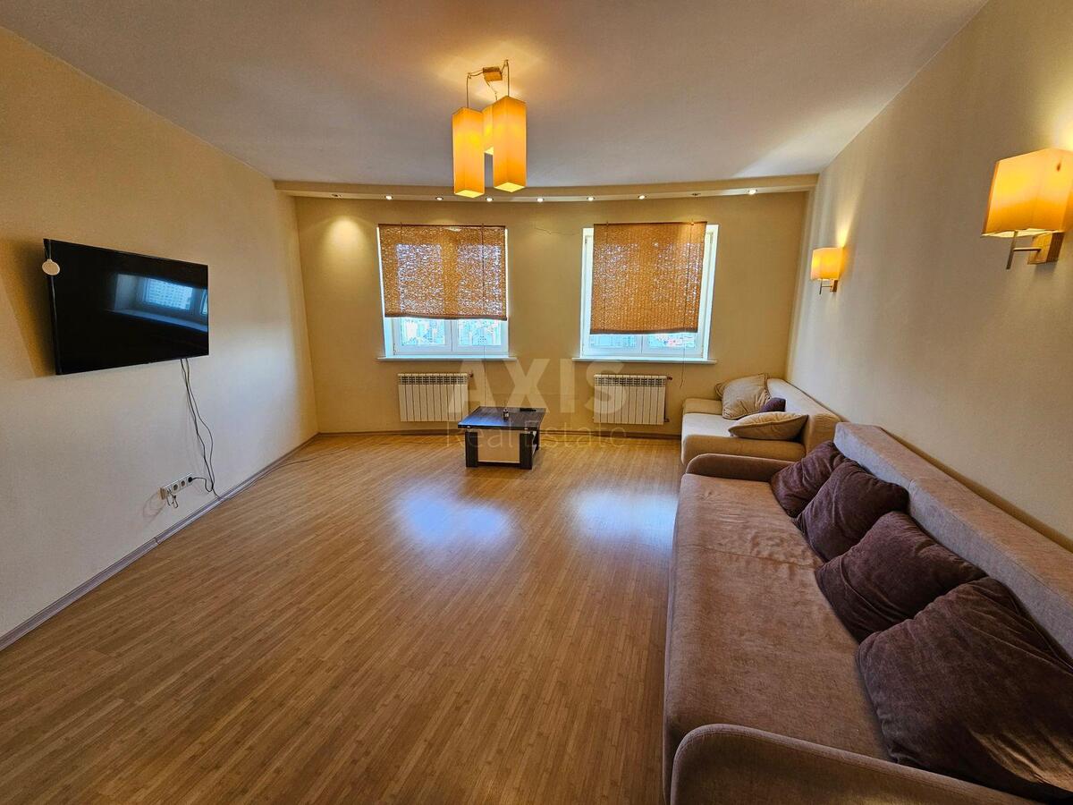 1k apartment vul. Ahmatovoi' Anny 13Д7