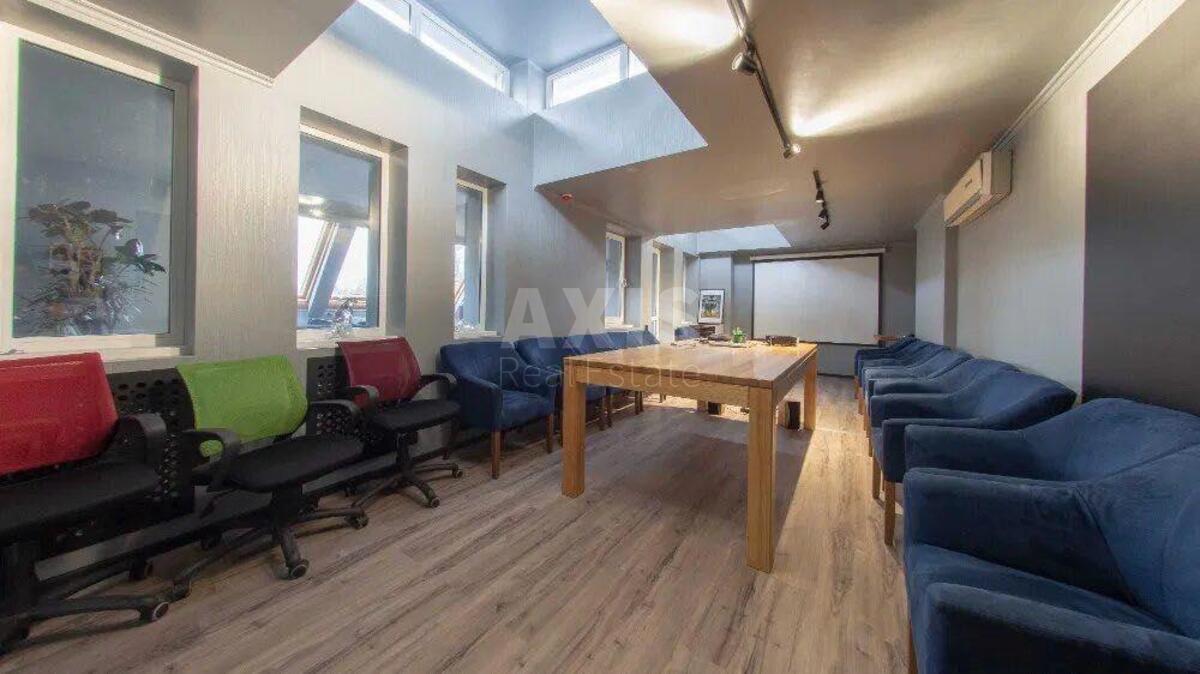 Office vul. Vozdvyzhens'ka 43, 1169m21