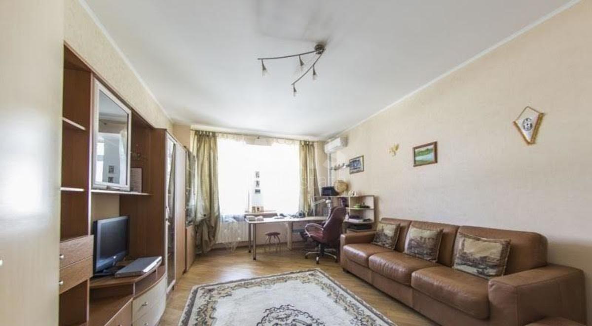 3k apartment vul. Panasa Myrnogo 120